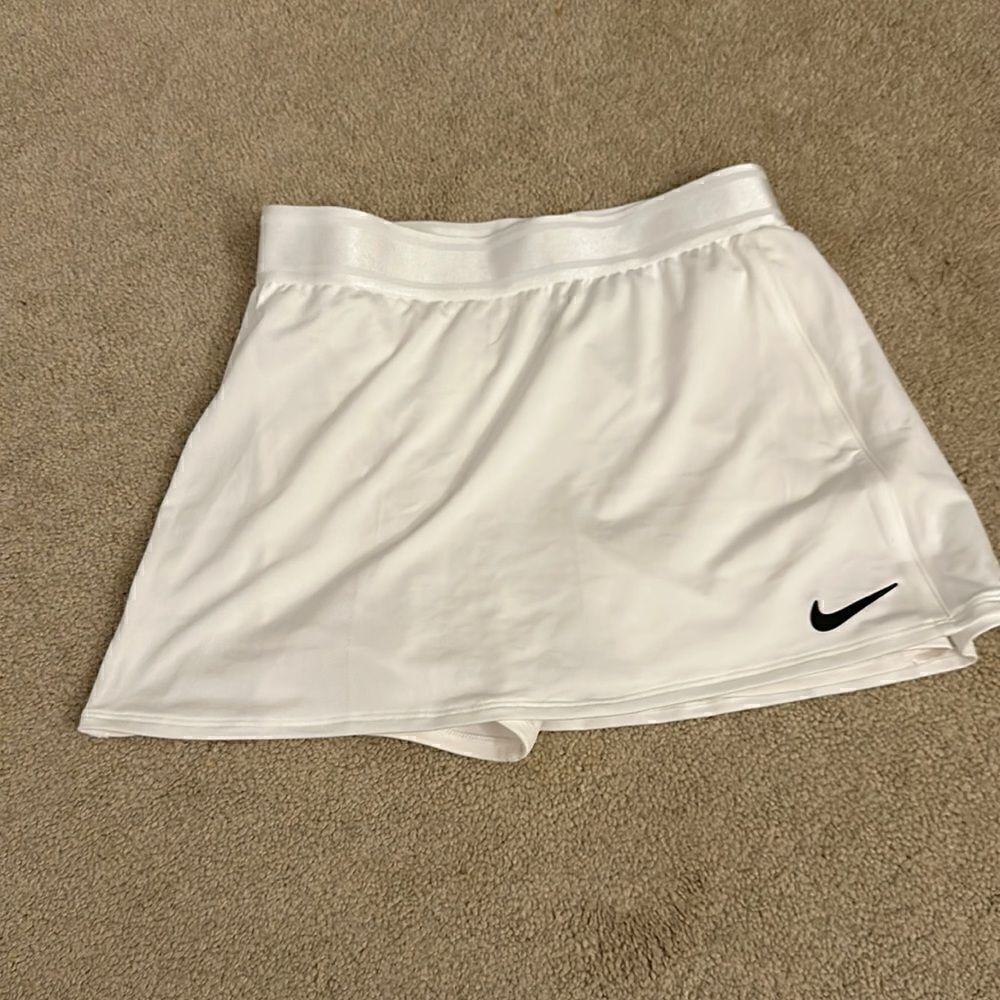 Nike Dri Fit White XS skirt NEW